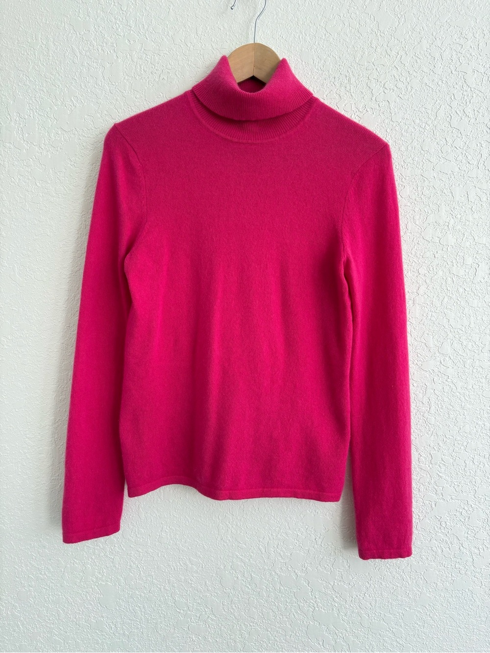 Lord & Taylor Pink Cashmere Turtleneck Sweater Size M Barbiecore Maximalist Soft